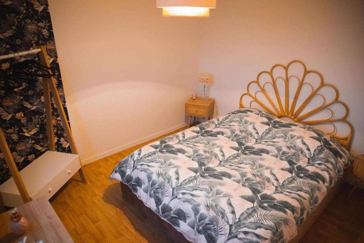Au Reflet Du Pont Apartment La Rivière-Saint-Sauveur Екстериор снимка